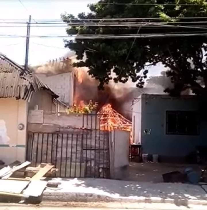 Madre de niñas que murieron en incendio por dejarlas encerradas, en libertad busca apropiarse de terreno