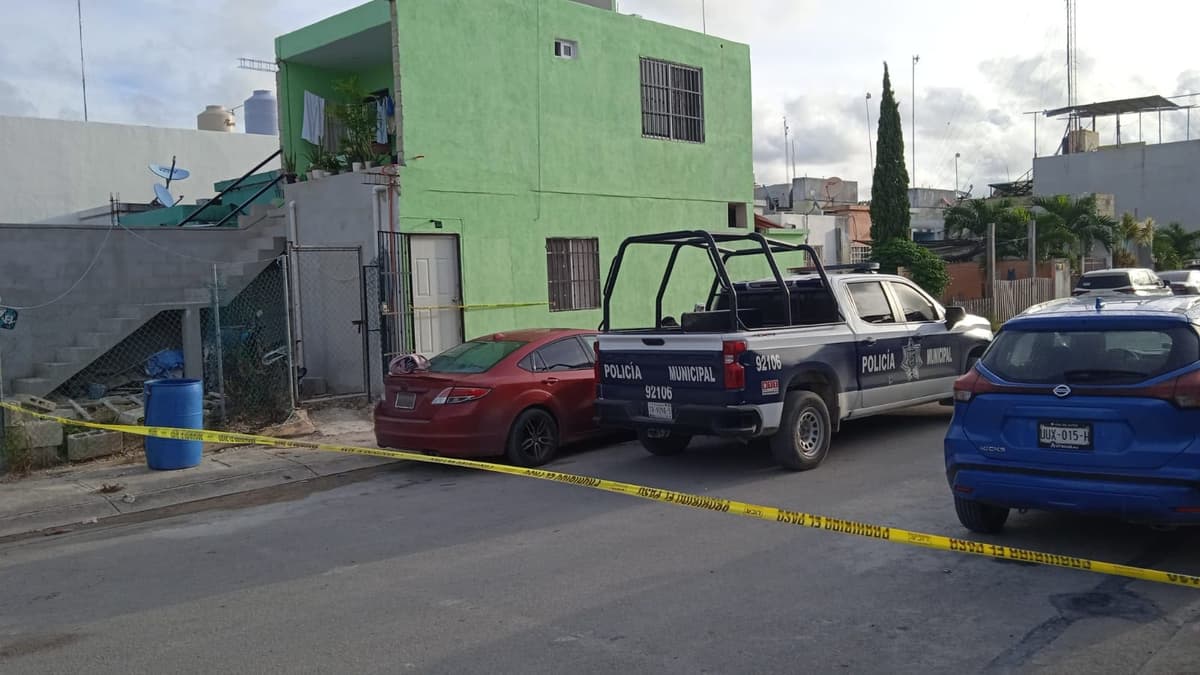 Hallan a taxista de Tulum con un disparo en la cabeza; se presume intento de suicidio