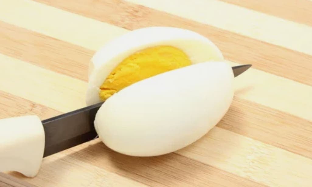 Le corta testículo a su esposo tras descubrir infidelidad; muere desangrado