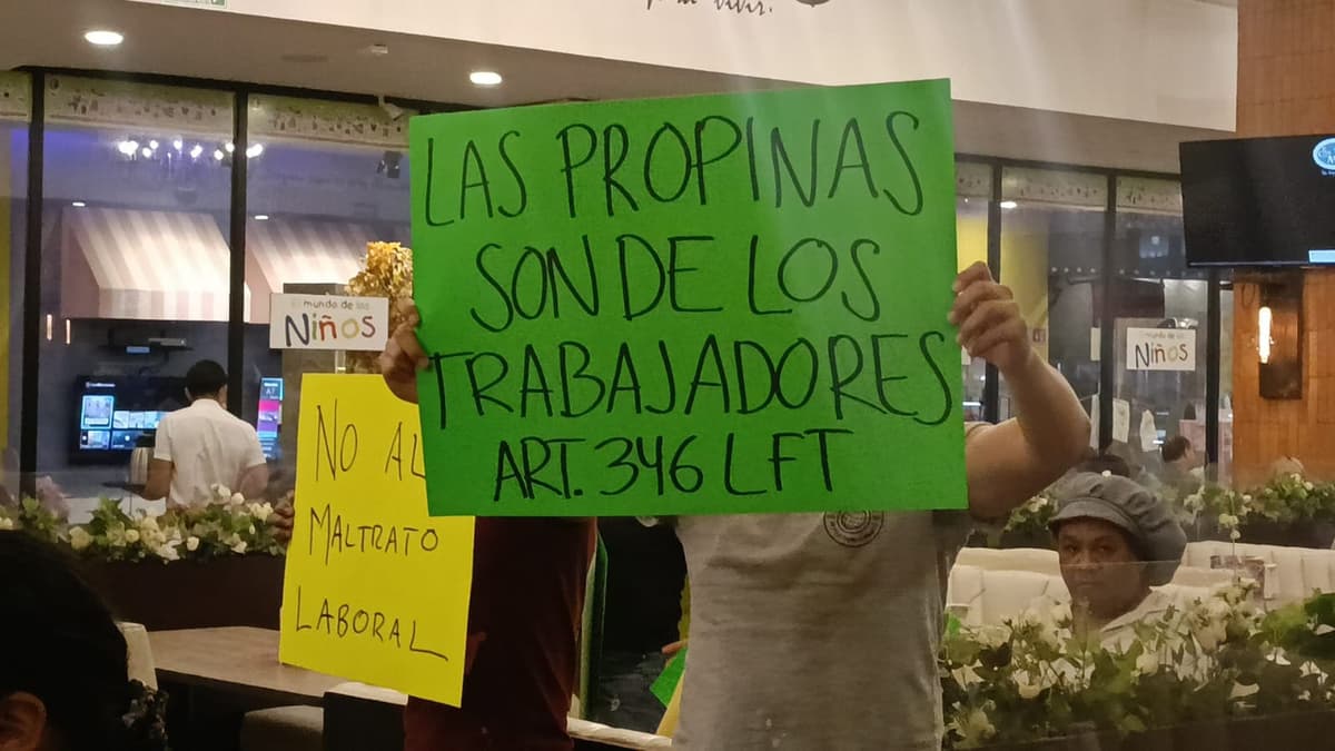 ¿Protesta armada por la CROC? Se manifiestan empleados de La Casa de los Abuelos en Playa del Carmen