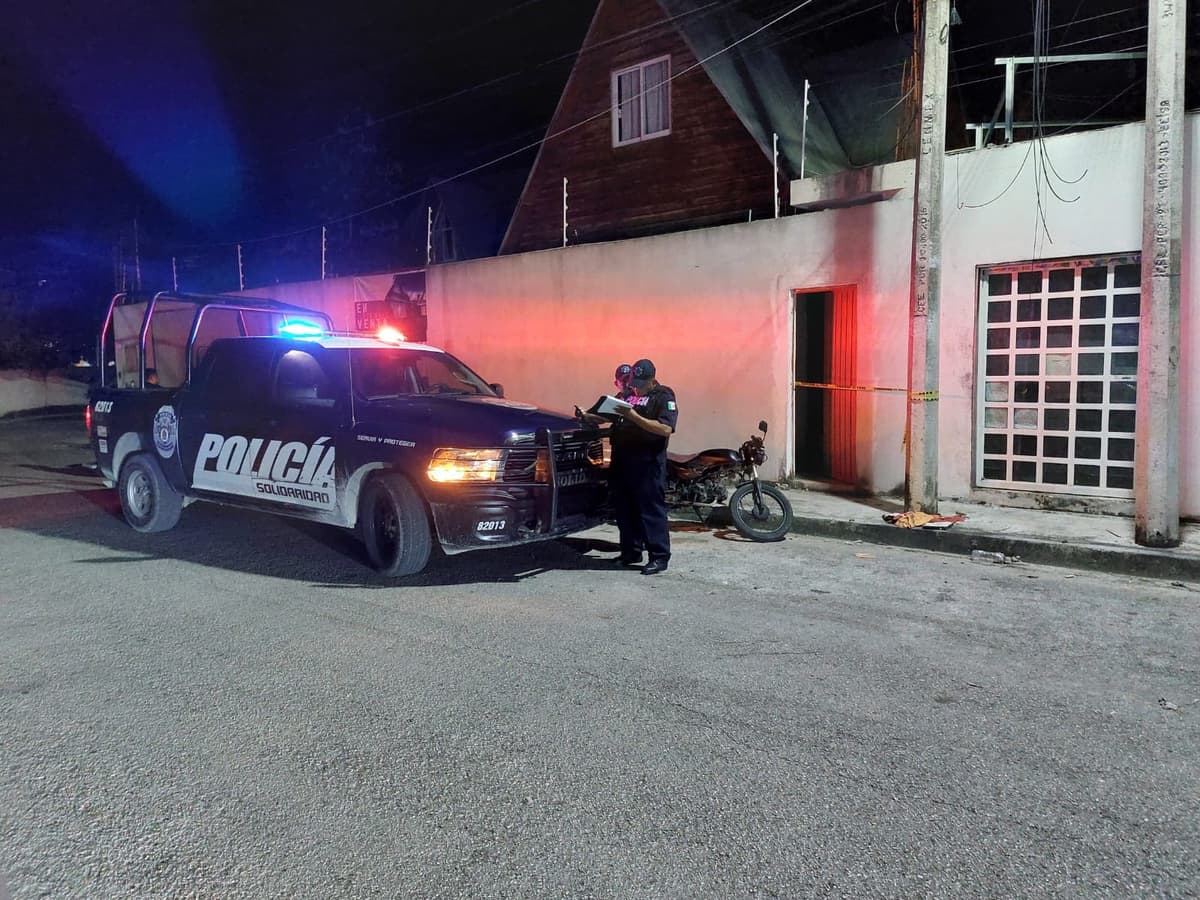 Encuentran cuerpo de hombre suspendido en una cuartería de Playa del Carmen