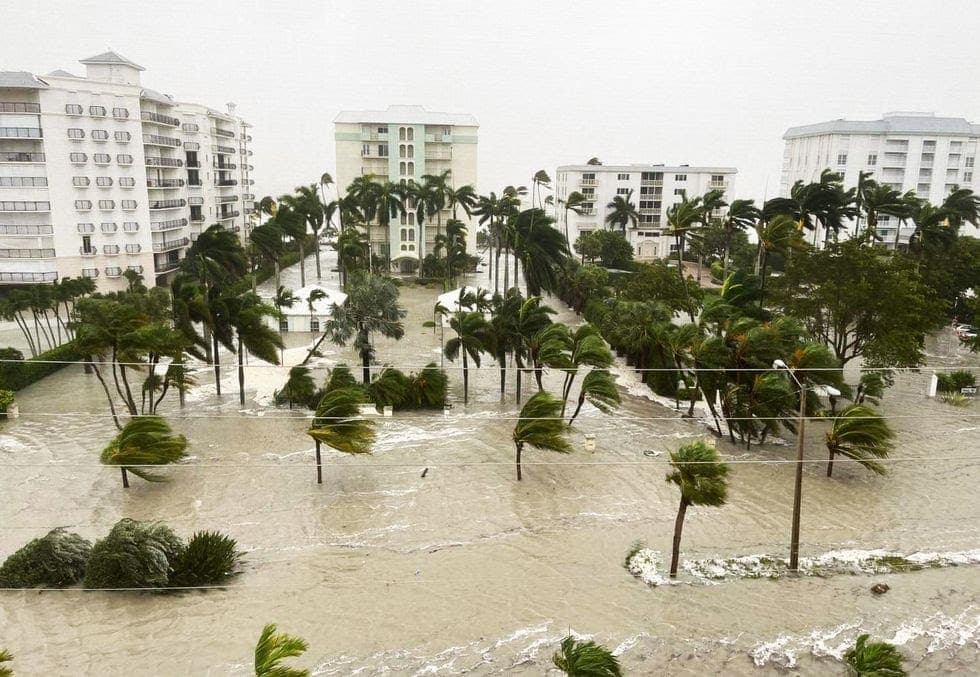 'Ian' se degrada y se convierte en tormenta tropical; continúa en Florida