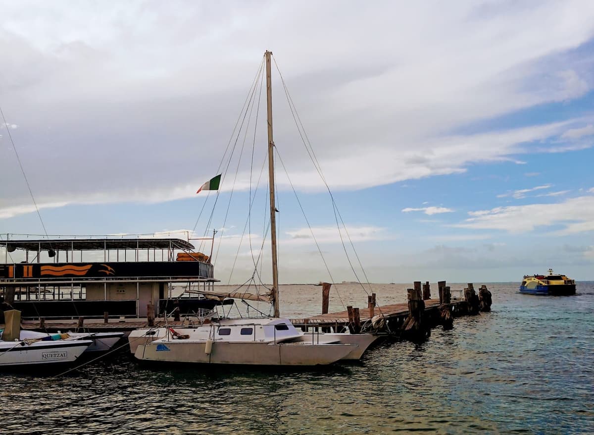 Por cercanía de huracán 'Ian', abren rampa pública en Cancún y cierran navegación en Puerto Juárez