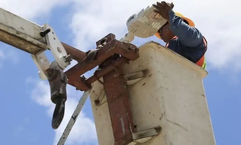 Juan Carrillo desvió recursos por luminarias en Isla Mujeres por 180 millones de pesos.