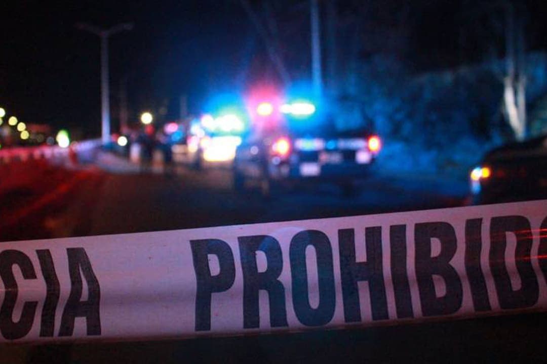 Por un aparente corto circuito, escuela de idiomas sufre incendio en Playa del Carmen