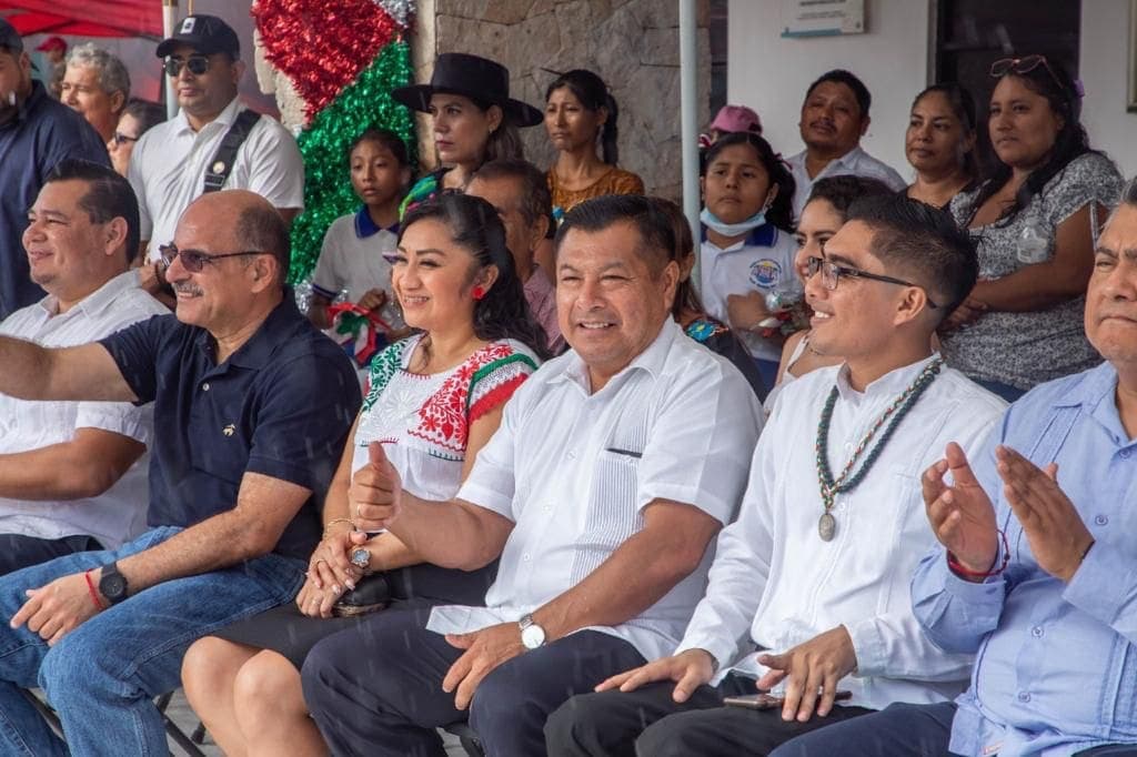 Desfile cívico del 16 de Septiembre en Tulum