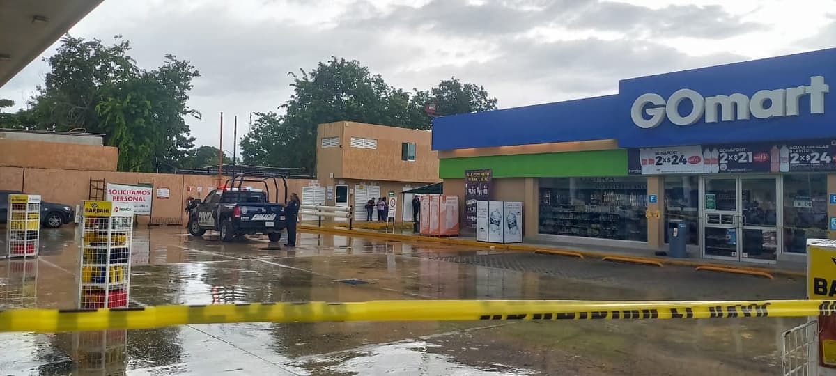 Asesinan de un balazo a empleada de una gasolinera en Playa del Carmen; detienen a dos hombres