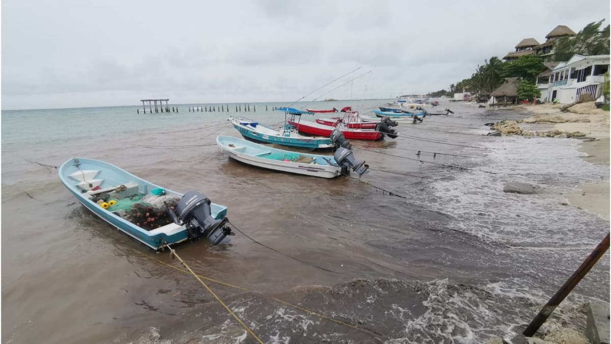 Cierran puerto a la navegación menor en Playa del Carmen; habrá fuertes pérdidas económicas