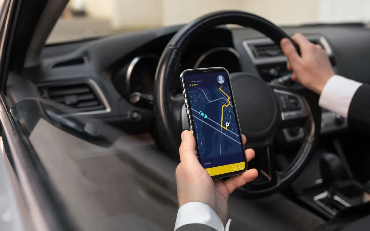 Mujer salta de Uber en movimiento que no quería parar en México