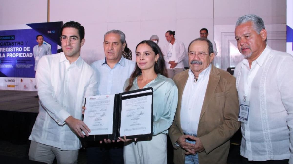 Signa Ana Patricia Peralta convenio de colaboración catastral para más certeza jurídica