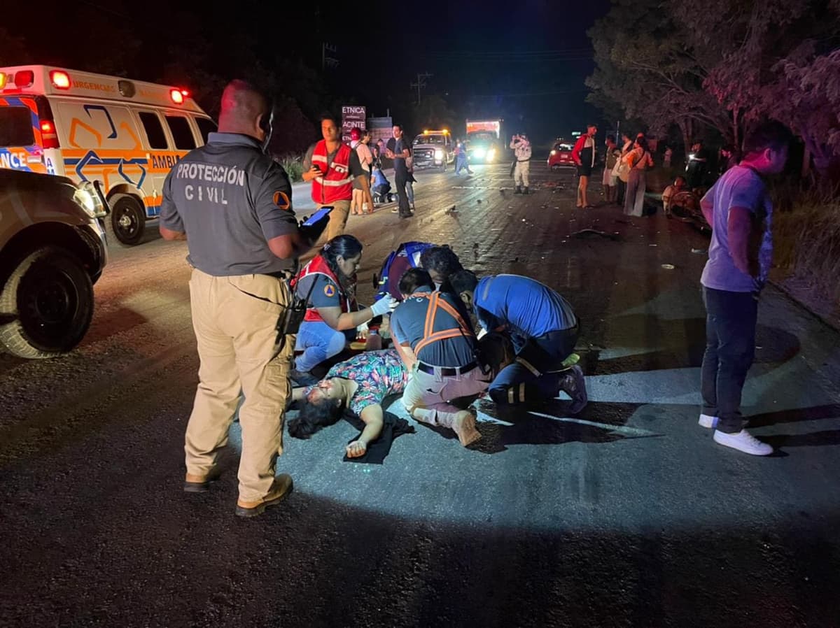 Aparatoso accidente vehicular deja tres lesionados, entre ellos un turista, en Tulum