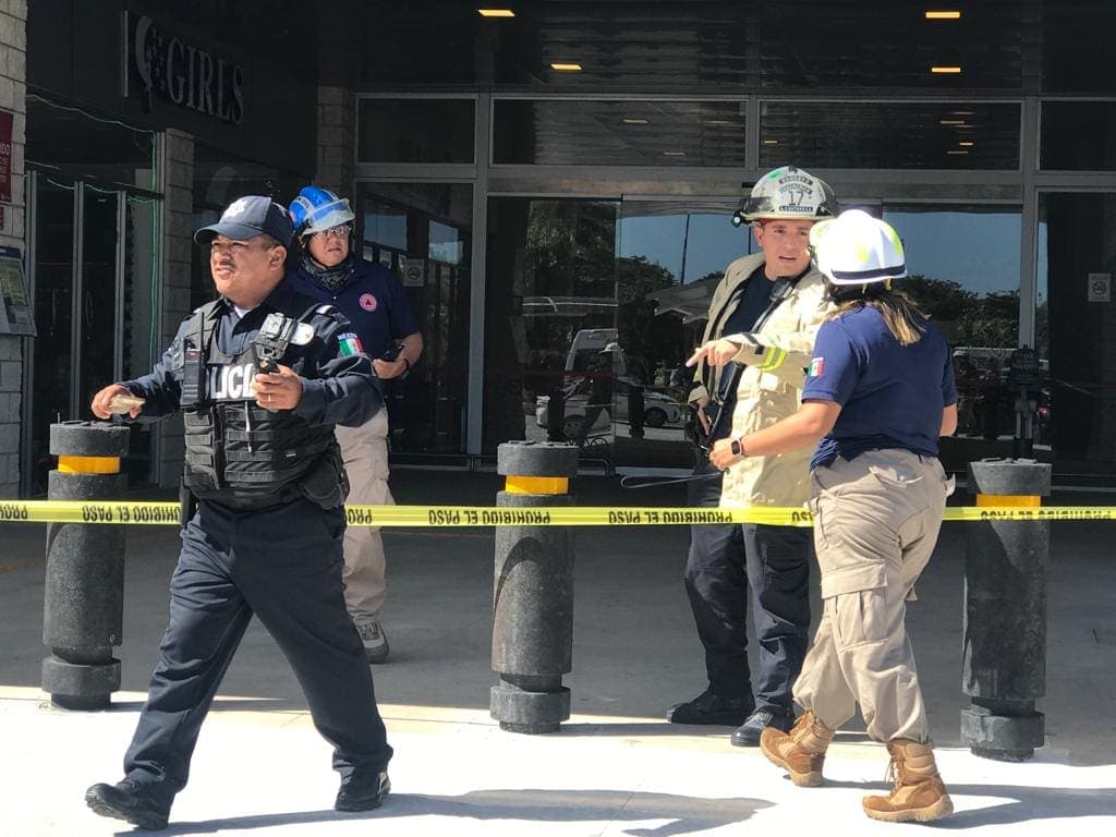 Explosión en Multiplaza Petempich de Playa del Carmen deja tres heridos