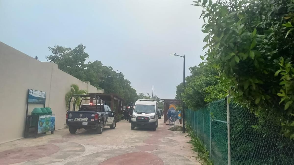 Hombre extranjero se suicida frente al mar en Playa del Carmen