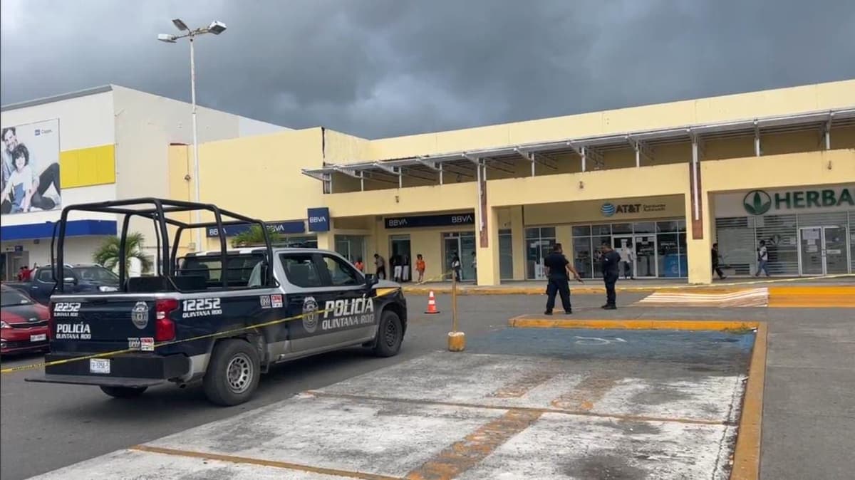 Muere trabajador tras recibir descarga eléctrica en plaza Las América de Chetumal
