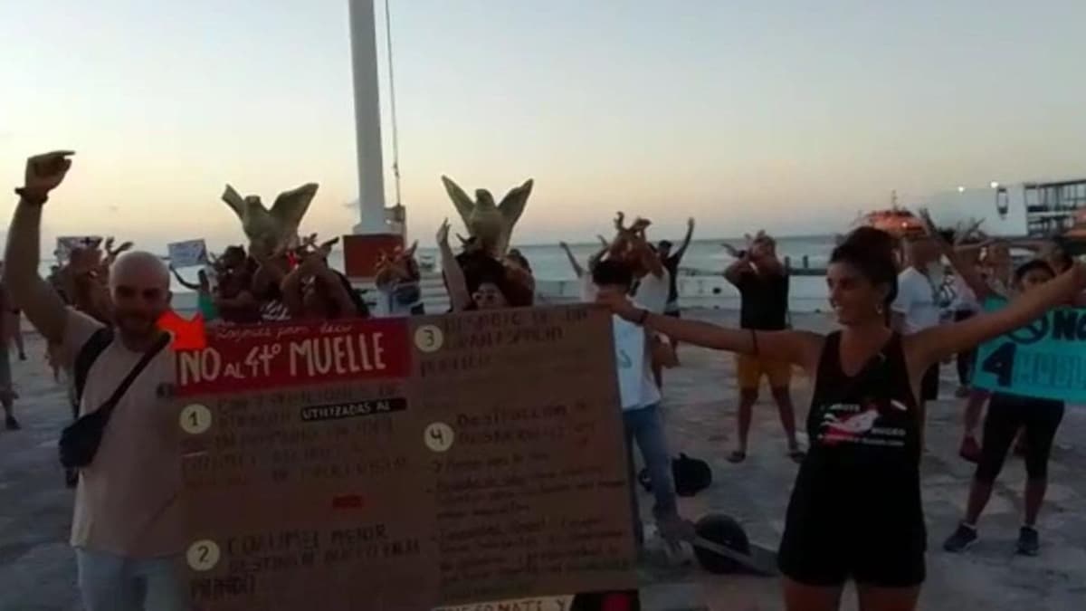Ambientalistas y ciudadanos protestan contra la construcción del cuarto muelle de Cozumel
