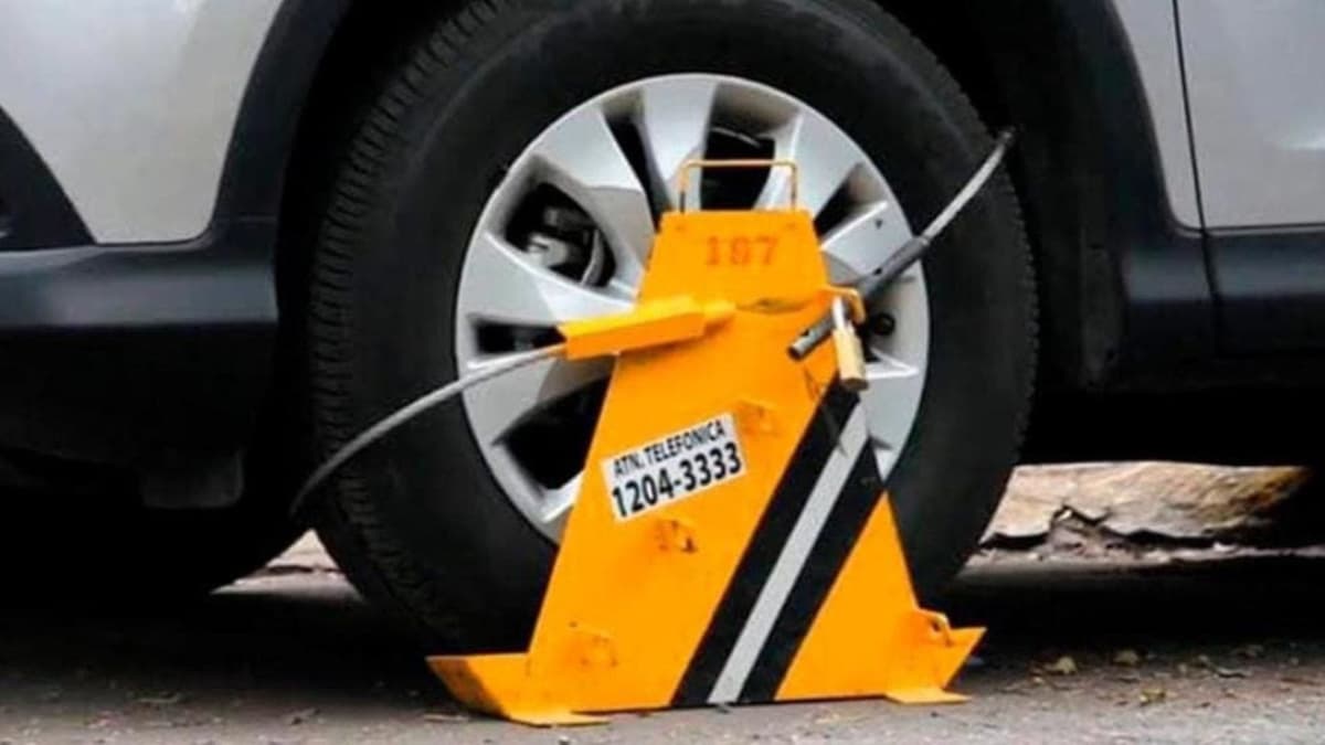 Desmiente Dirección de Tránsito a Playaparq sobre inmovilización de autos estacionados en la avenida 30 de Playa del Carmen