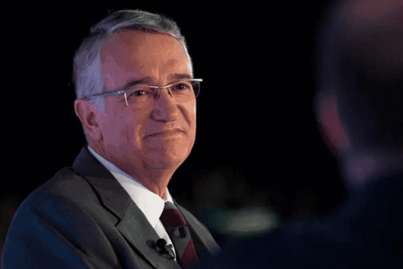 Ricardo Salinas Pliego ya se aburrió del Covid-19; ahora pide una invasión extraterrestre