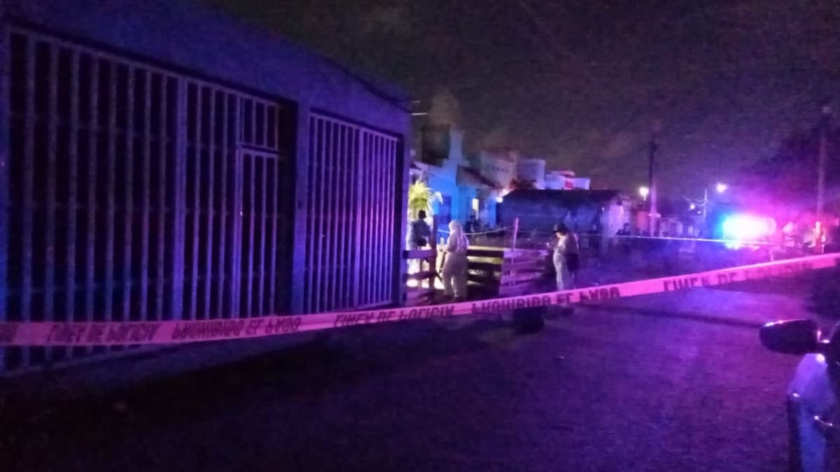 Asesinan a menor de edad a machetazos en riña en la Región 247 de Cancún