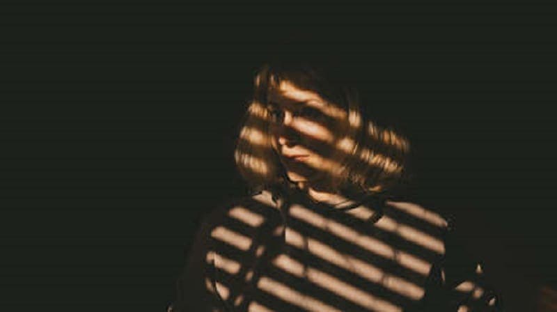 Una escritora de EE.UU. 'resucita' dos años después de su falso suicidio e indigna a sus seguidores