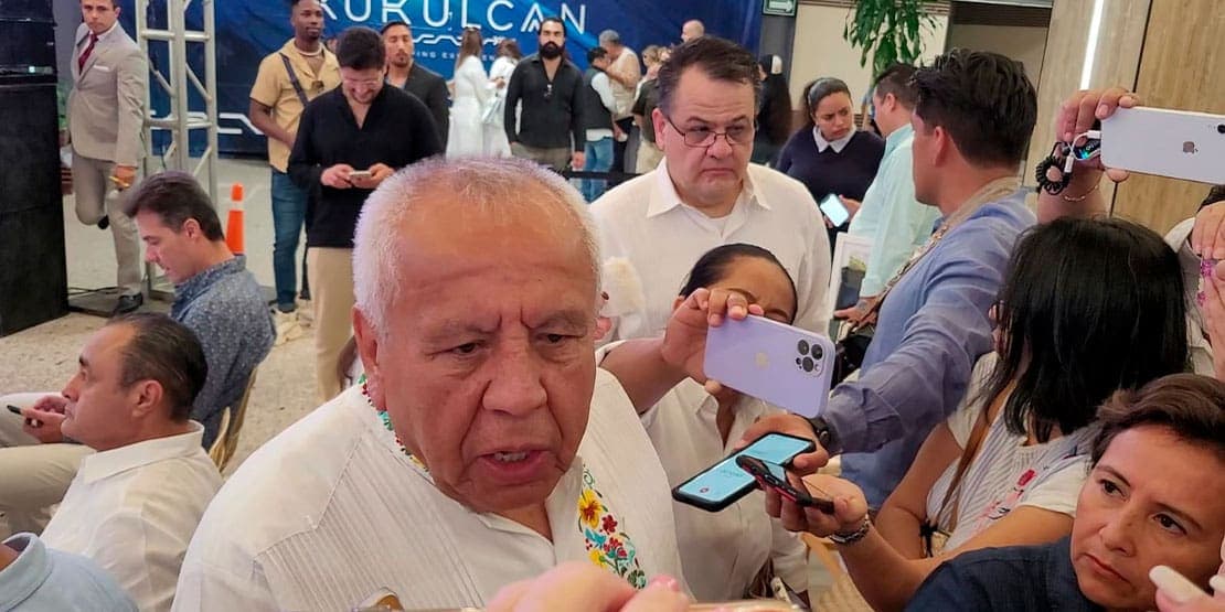 Niega comisionado de Migración malos tratos a turistas; dice que solo cumplen con la ley