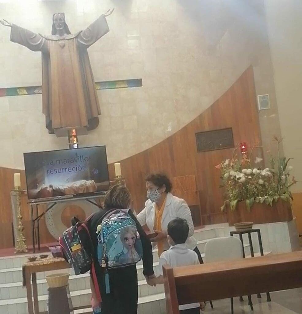 Feligreses asisten a iglesias al Miércoles de cenizas