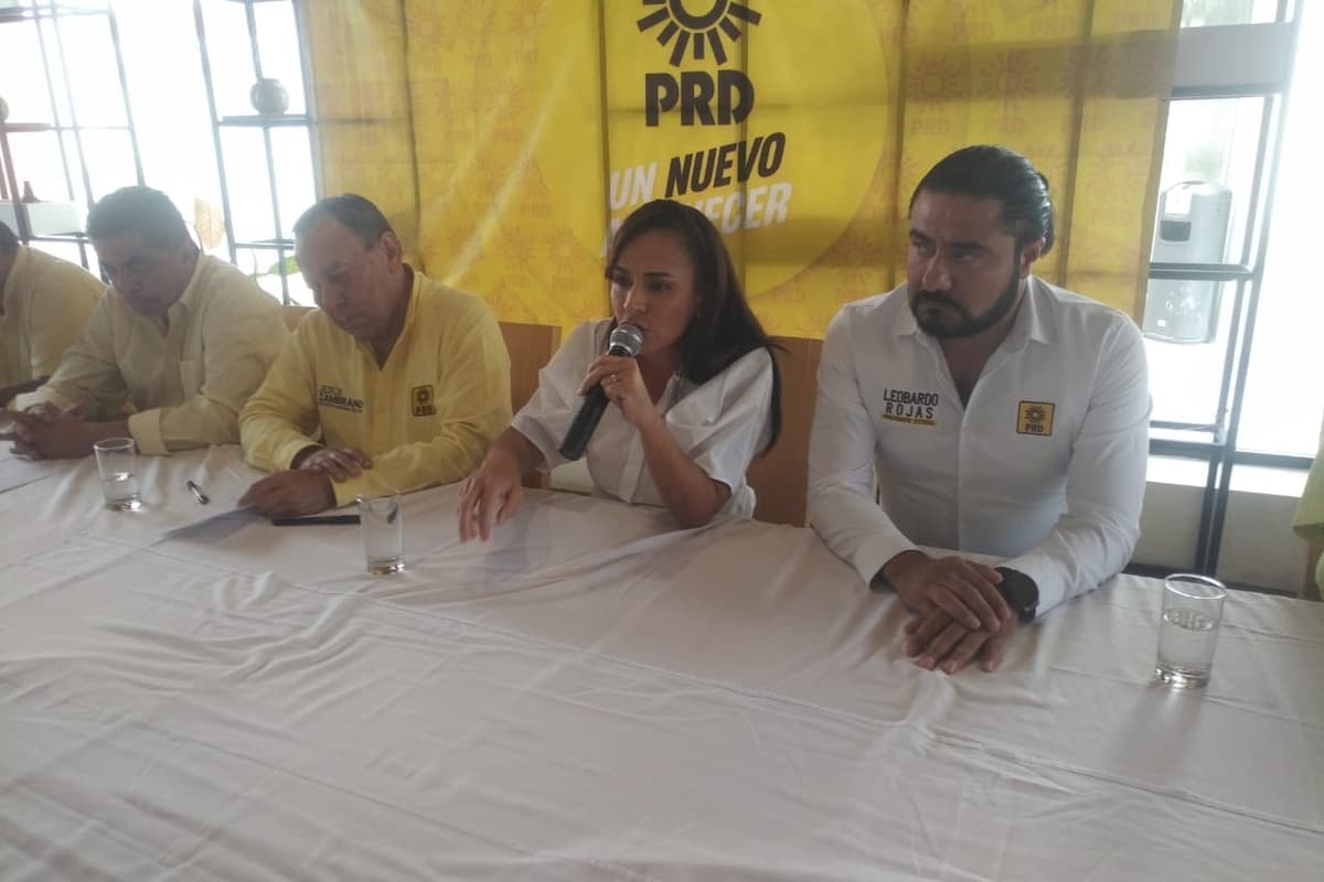 Recomienda Laura Fernández a alcaldesa de Puerto Morelos que “amarre las manos a su equipo”