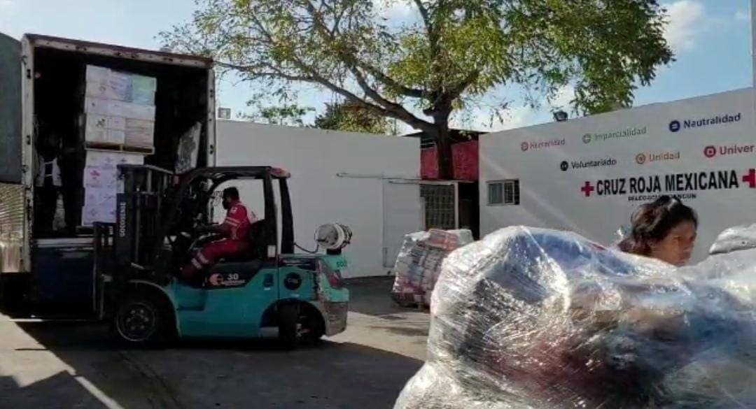Insumos donados para Turquía ya son trasladados de Cruz Roja al Aeropuerto de Cancún