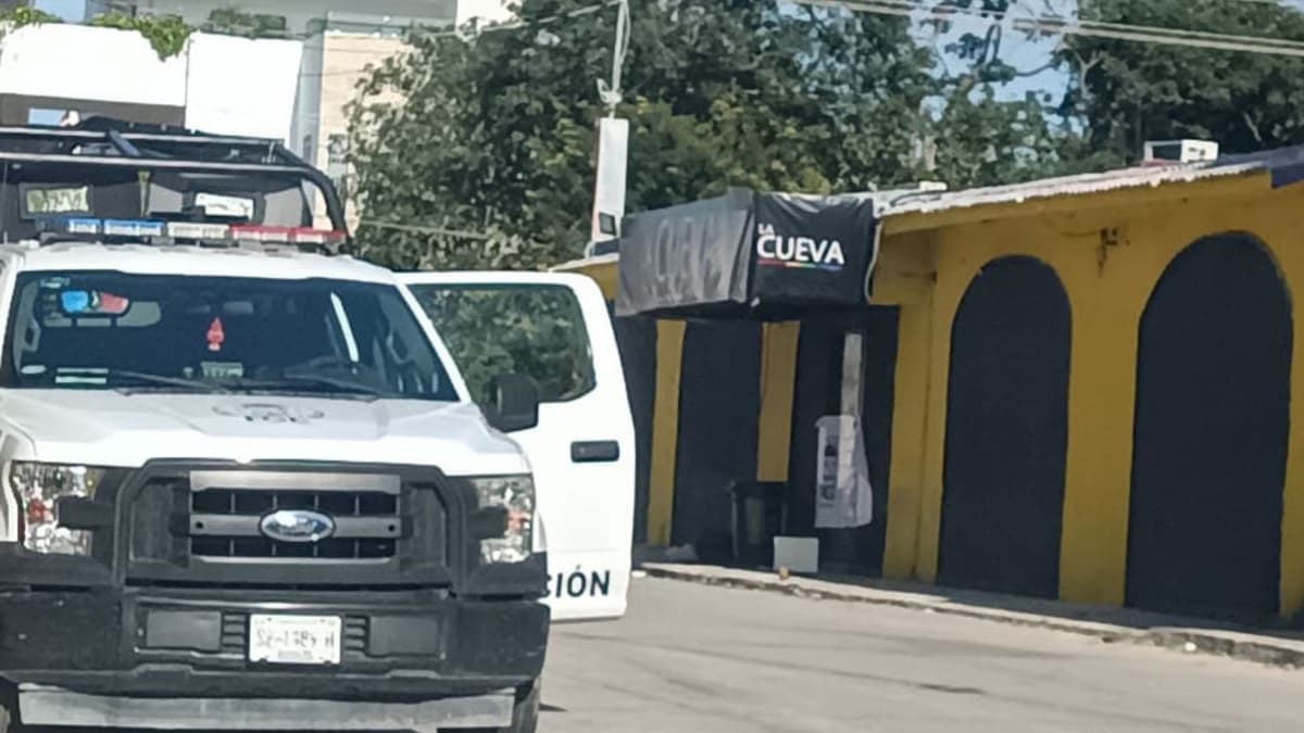 Catean bar “La Cueva” en Playa del Carmen tras ejecución de 4 fiscales