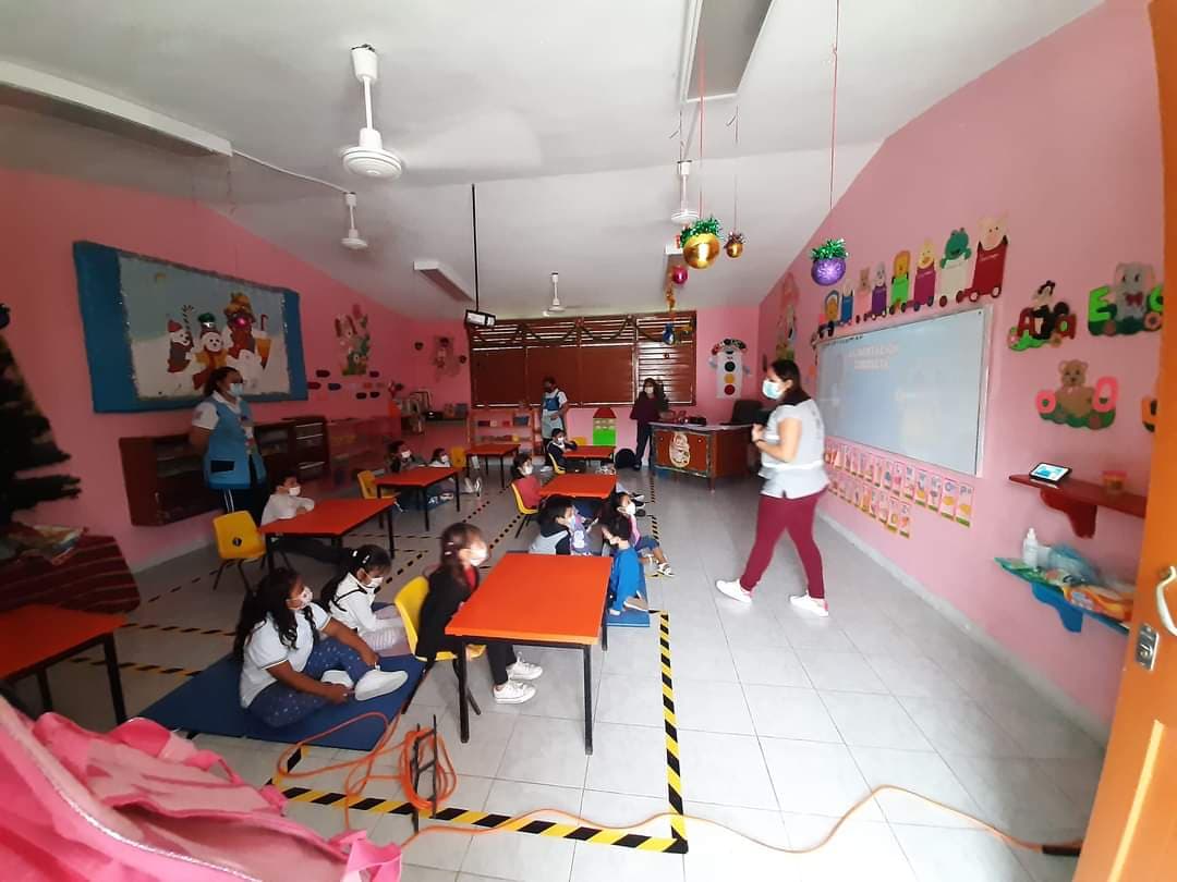 Lluvias no han causado graves afectaciones en las escuelas de Playa del Carmen