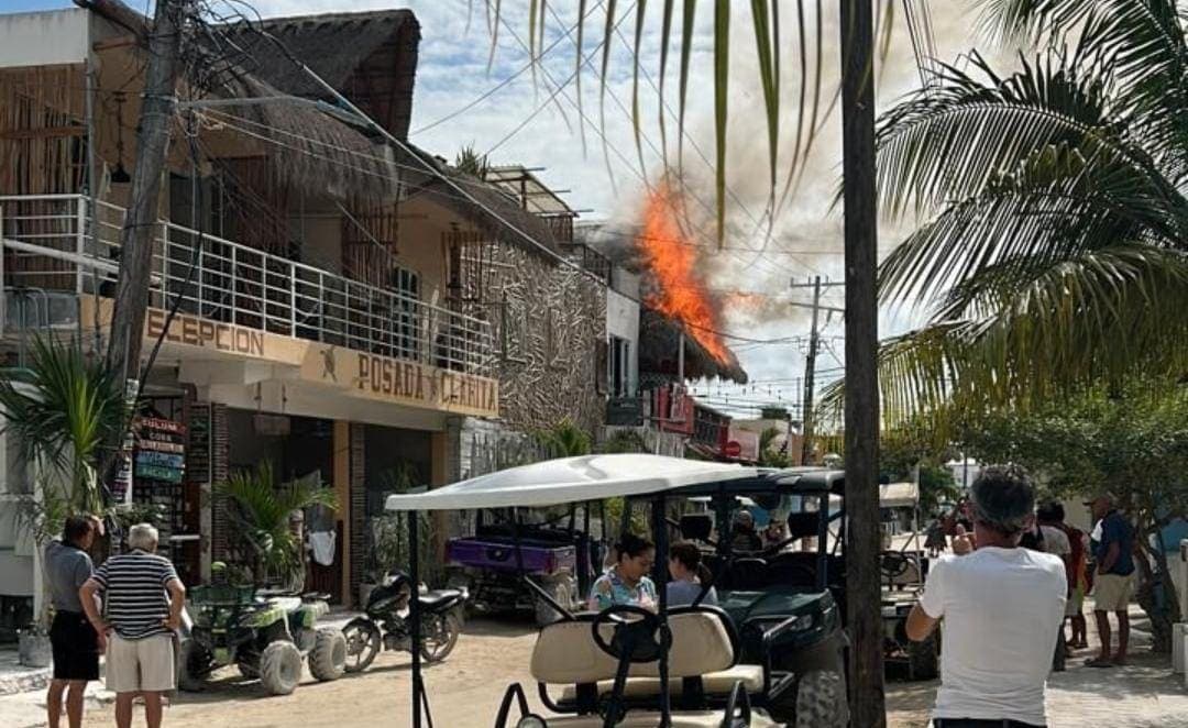 Surge nuevo incendio en un restaurante de Holbox; ya fue controlado
