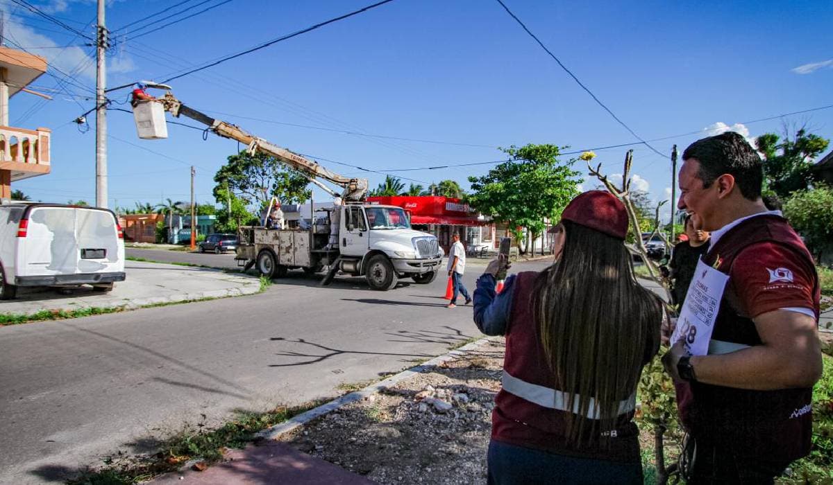 Llega iluminación a cuatro colinas de Chetumal