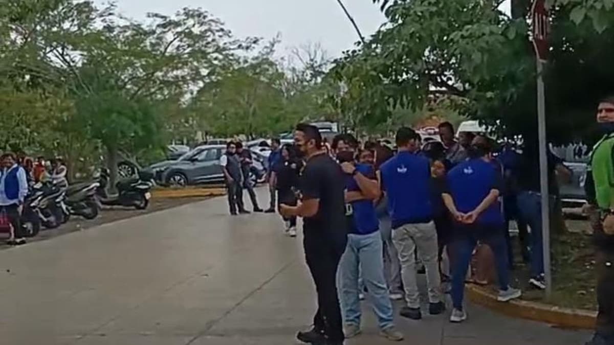 Evacúan a más de 100 personas por conato de incendio en el Sam's Club de Cozumel