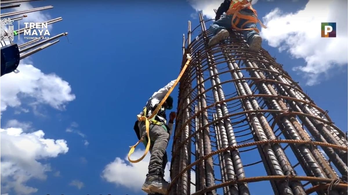 Obras del Tren Maya están subiendo los precios del acero y el cemento en Riviera Maya
