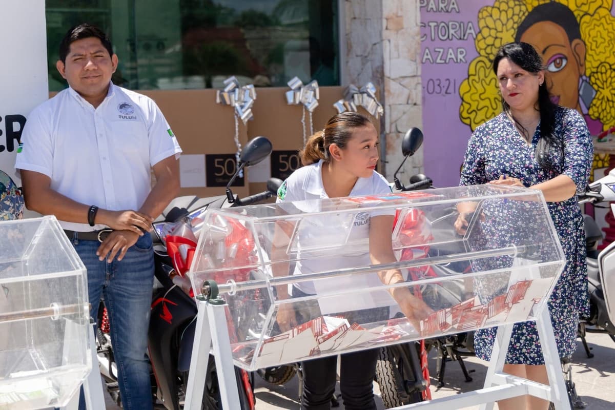 Paga su predial y se "gana" tres regalos en sorteo del Ayuntamiento de Tulum