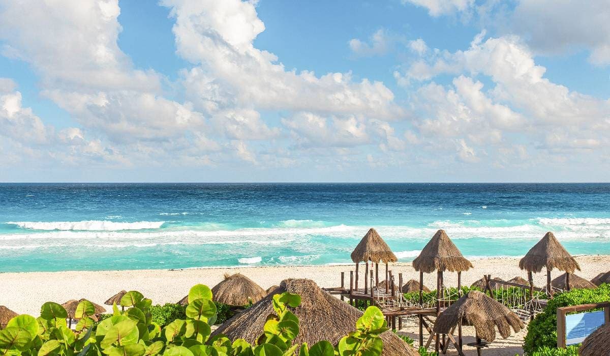 Espera Cancún hasta 85 mil bañistas durante los días santos