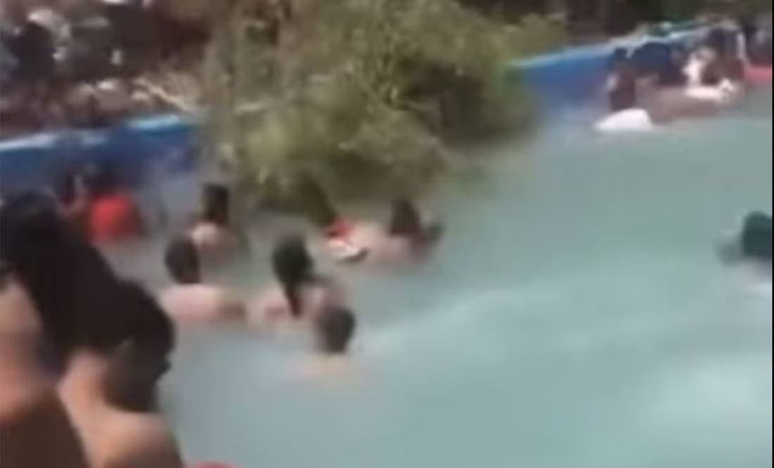 VIDEO: Árbol de 10 metros cae en alberca y mata a bebé; hay también 12 heridos