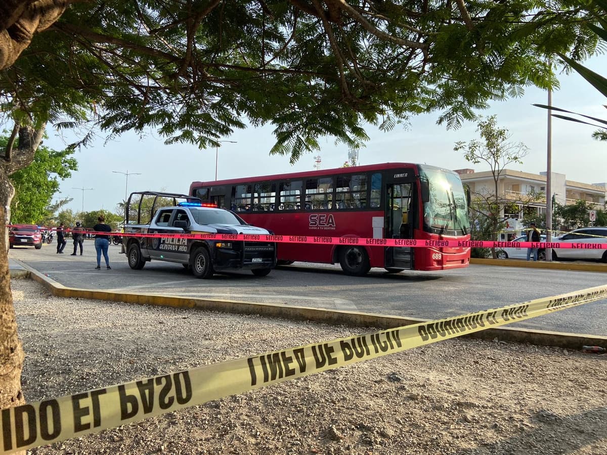 Ejecutan a una mujer en un camión, en el centro de Cancún