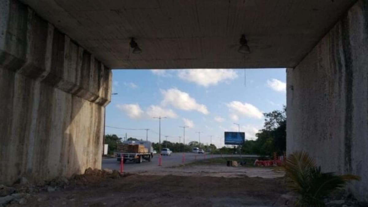Demolerán el antiguo puente de "El Trébol" en el Distribuidor Vial Aeropuerto de Cancún; harán ajustes viales