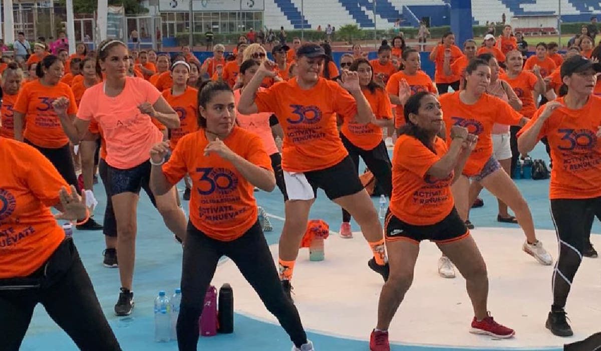 Solidarenses conmemoran Día Naranja bailando contra la violencia
