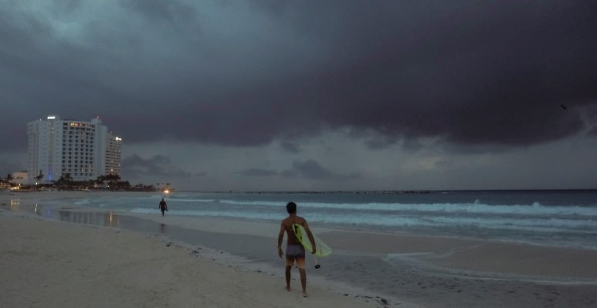 Se forma la depresión tropical “Diez” frente a costas de Quintana Roo