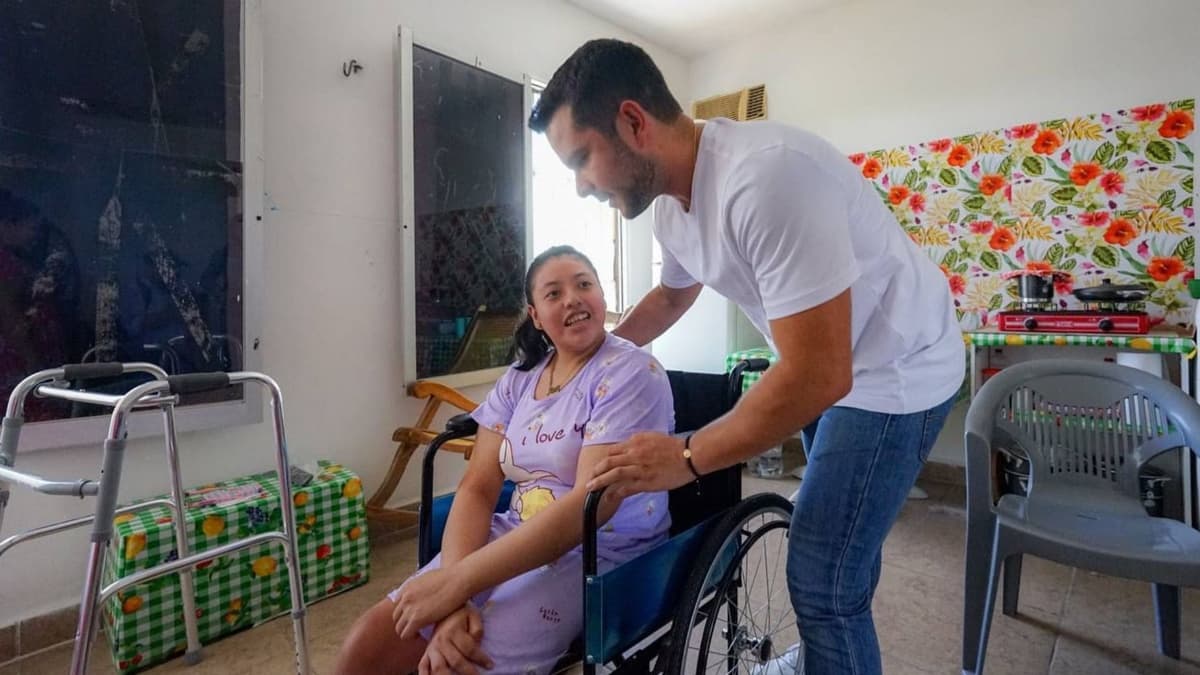 Mantiene Pablo Bustamante cercanía y contacto con familias cancunenses