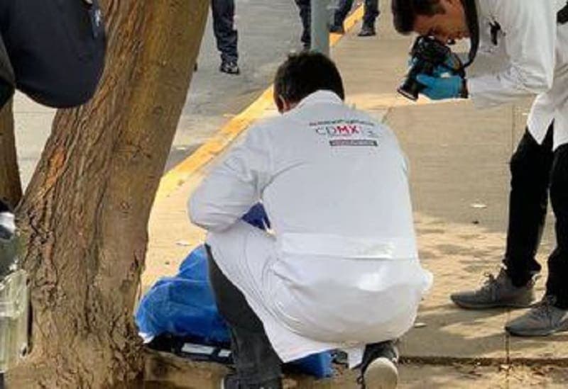 Bebé recién nacido es abandonado en una calle de Ciudad de México