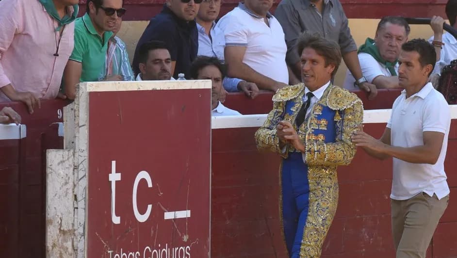 Manuel Díaz 'El Cordobés' sufre cornada de 20 centímetros; reportan pronóstico grave