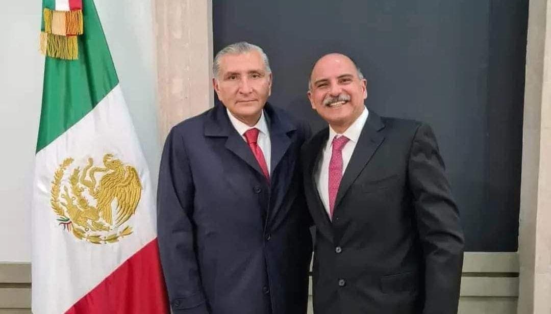 Pide Adán Augusto a políticos que dejen de colgarse de su nombre pues no tiene "ahijados"