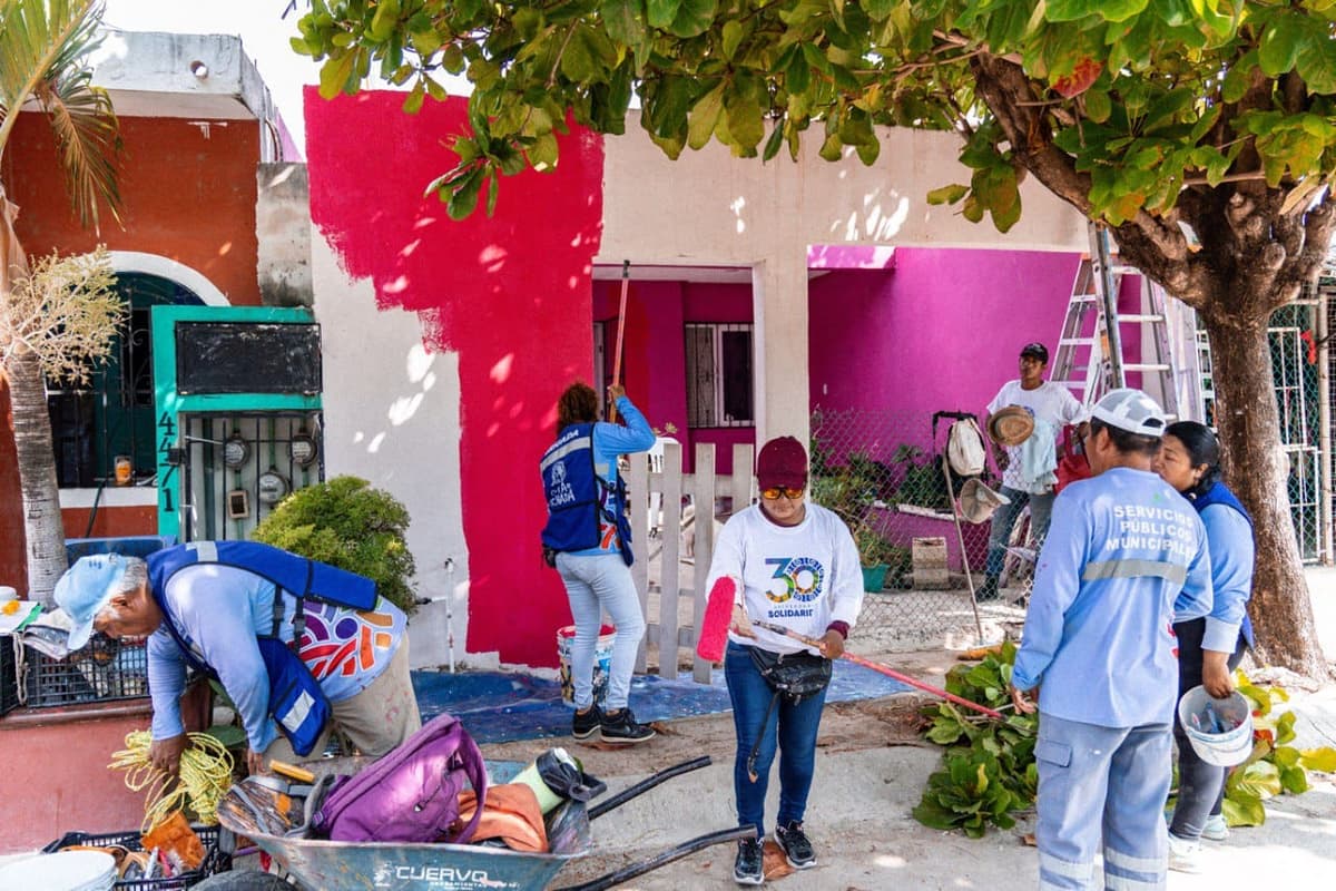 Gobierno municipal continua renovando colonias de manera integral con "Pinta tu Fachada"