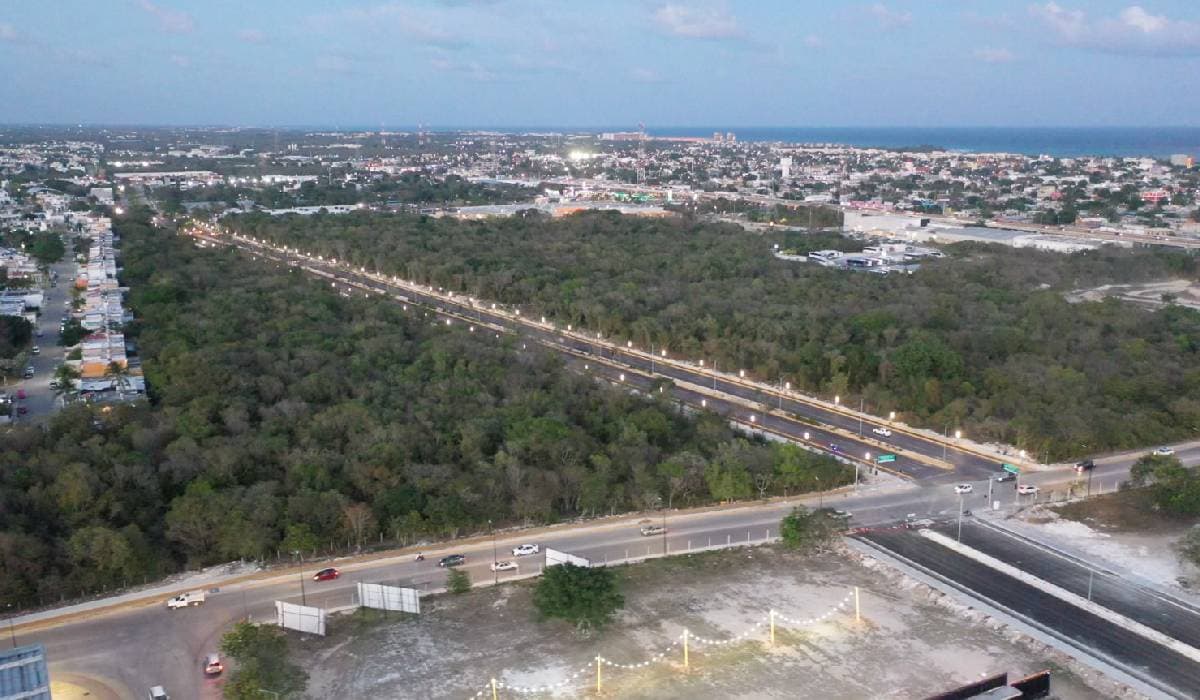 Terrenos particulares impidieron la construcción lineal de la polémica Avenida en Playa del Carmen