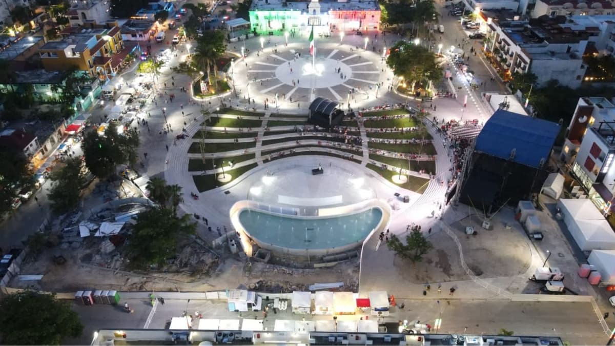 Playa del Carmen: Plaza 28 de julio luce espectacular para el Grito de Independencia