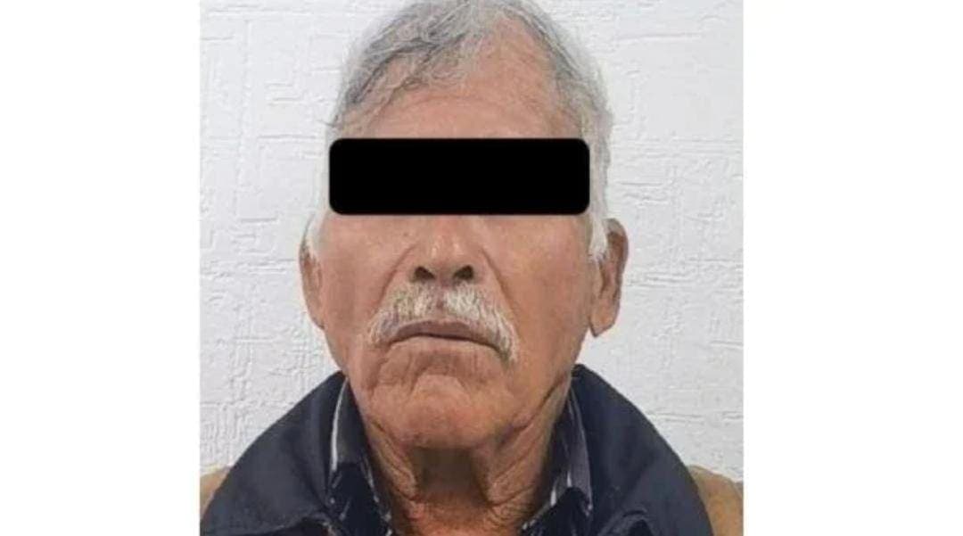 Detienen a sujeto de 82 años que habría matado a un perrito a machetazos en Edomex