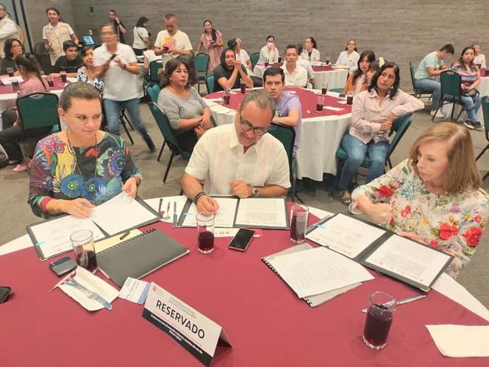 Firma SEQ convenio con Centros de Integración Juvenil