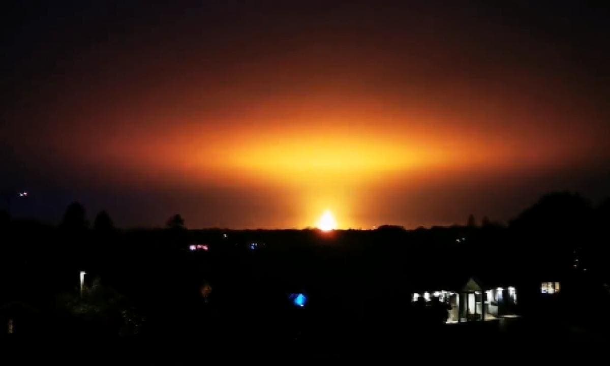 Video: Gran explosión ilumina todo el cielo cerca de Oxford, Reino Unido